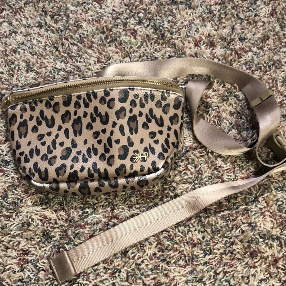 Freshly picked belt bag